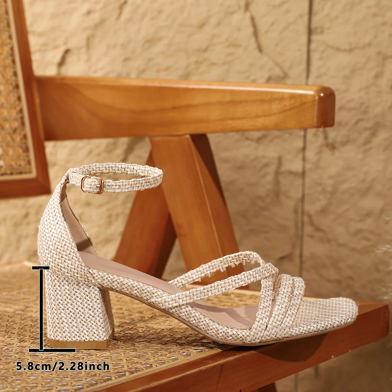 Thalira – Stilvolle Sandalen mit geflochtenem Blockabsatz