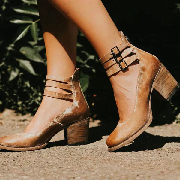 Neda - Stilvolle Pumps mit Knöchelriemen