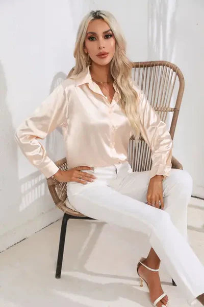 Tayindi – Elegante Satinbluse mit Bindeband