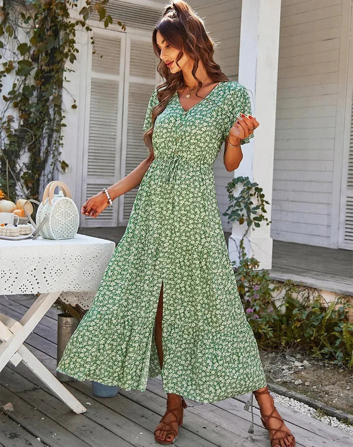 Valkynne – Elegantes Midikleid mit Blumenmuster und Knopfleiste
