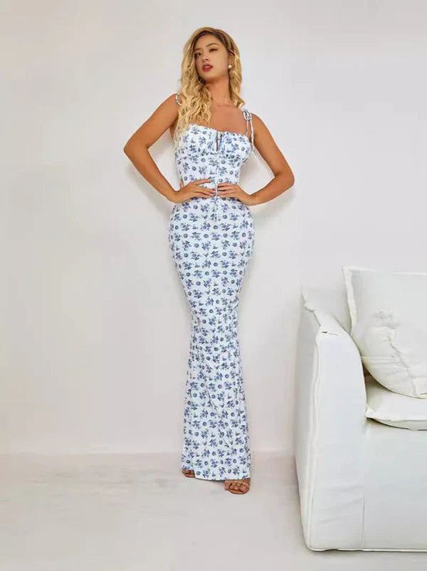 Zephirae – Charmantes, figurbetontes Maxikleid mit Blumenmuster