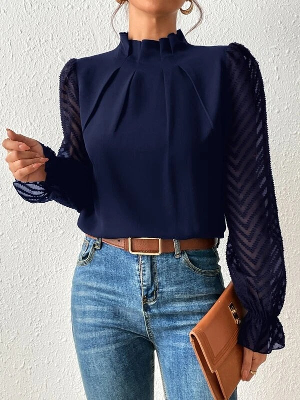 Tirynne – Elegante Bluse mit Chevron-Ärmeln