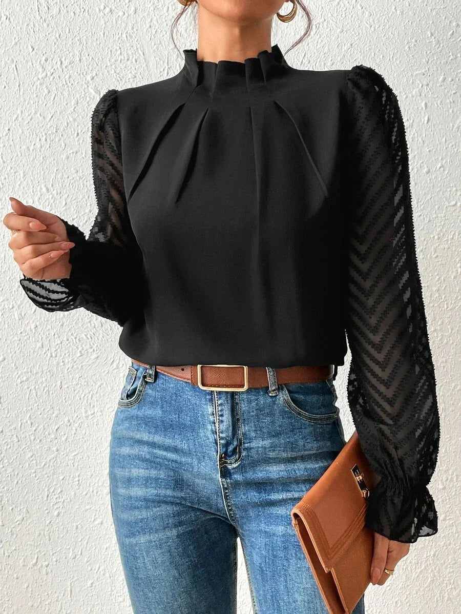 Tirynne – Elegante Bluse mit Chevron-Ärmeln