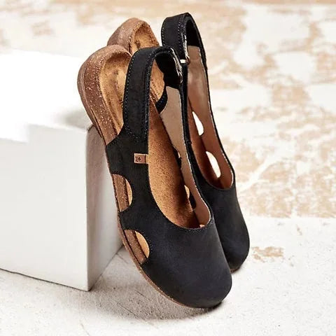 Ravena – Flache Ledersandalen mit Fersenriemen