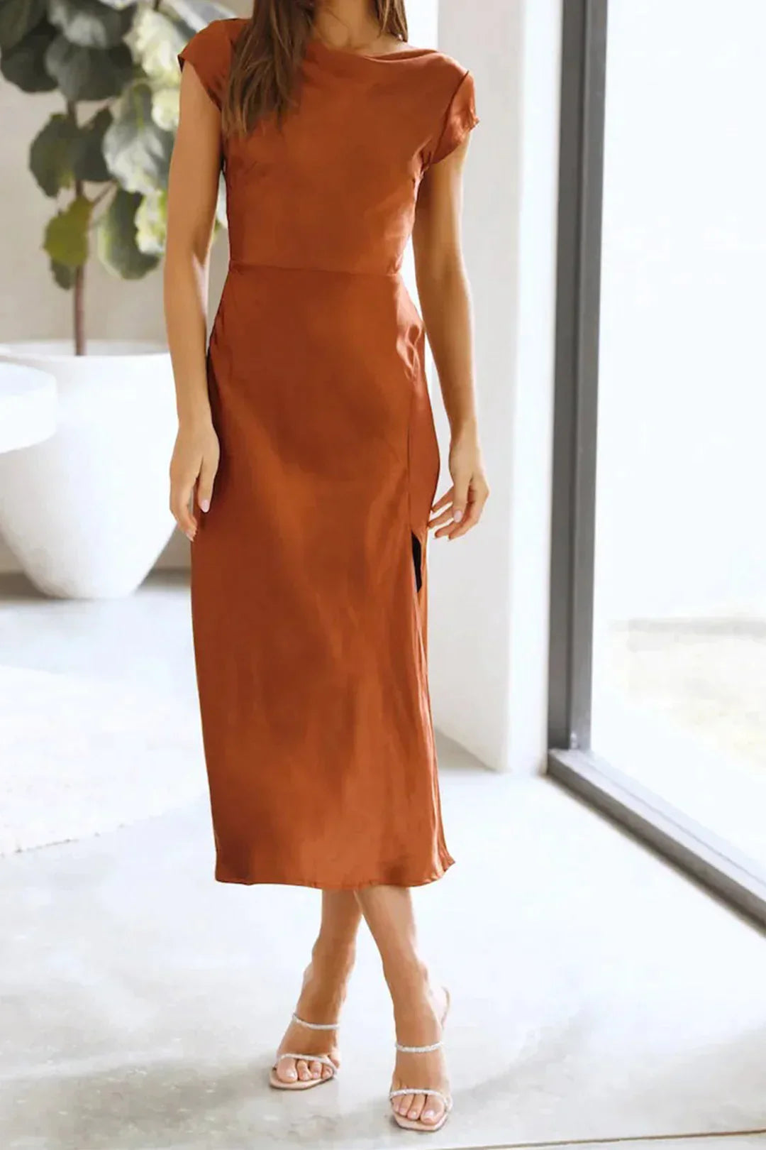 Emma | Elegantes Slik-Kleid