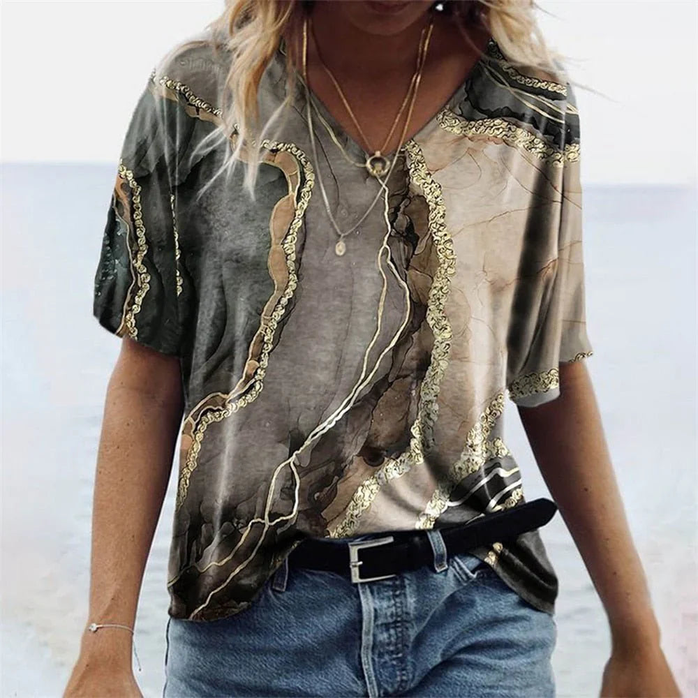 Marlisse – Stylisches T-Shirt mit abstraktem Marmor-Print und V-Ausschnitt