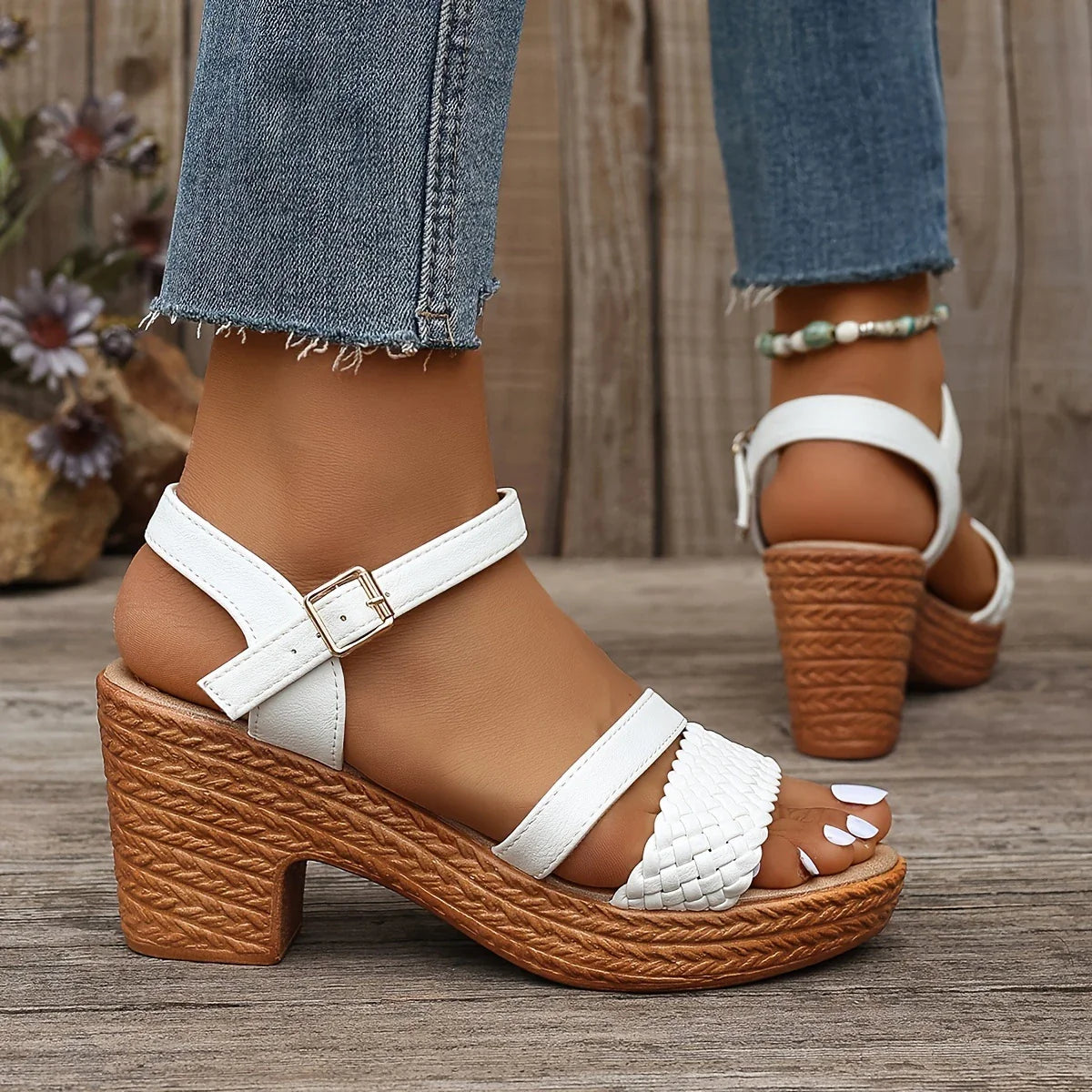 Aneskaia – Stilvolle Sandalen mit gewebtem Riemen und Blockabsatz