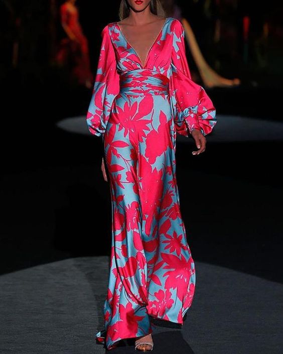Brenda - Modisches Kleid mit V-Ausschnit