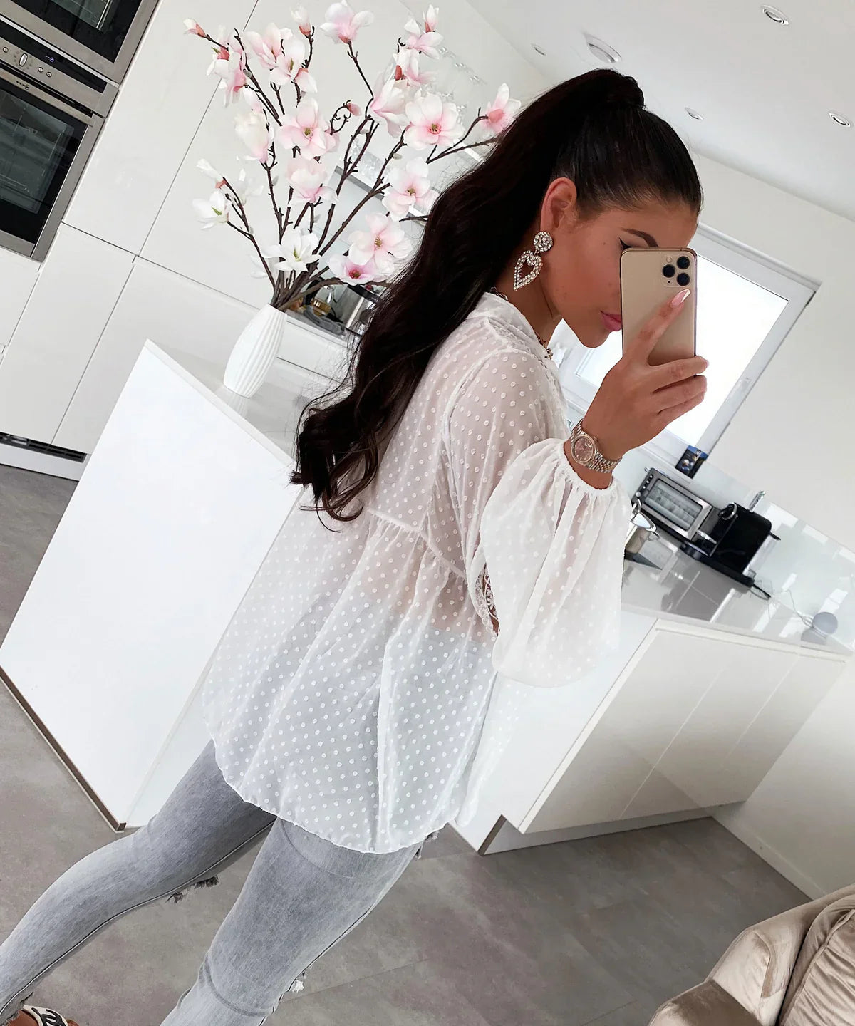 Noorani – Elegante, transparente Boho-Bluse mit Spitzenbesatz