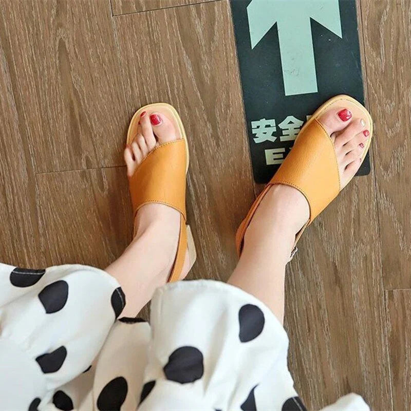 Isabelline – Minimalistische Slingback-Sandalen mit Blockabsatz