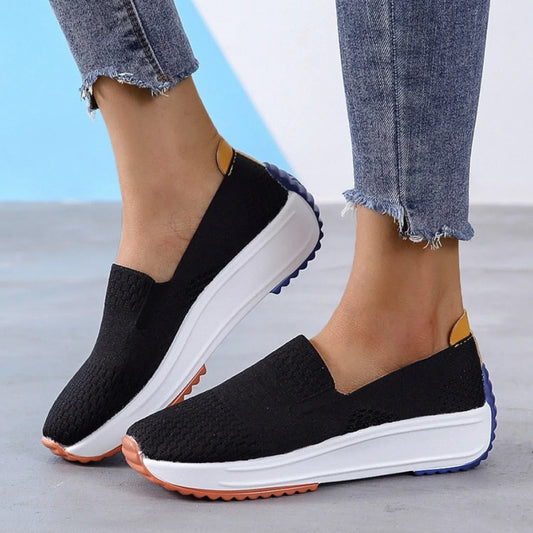 Nyssara – Atmungsaktive Slip-On-Plateau-Sneaker aus Strick