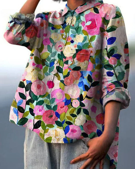 Rosavine – Leinenbluse mit Blumenmuster und Aquarellmotiv