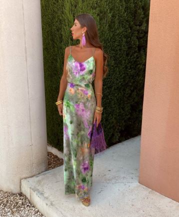 Anisten - Farbenfrohes und sexy Maxikleid mit Halo-Dye-Print und abnehmbarem Schal