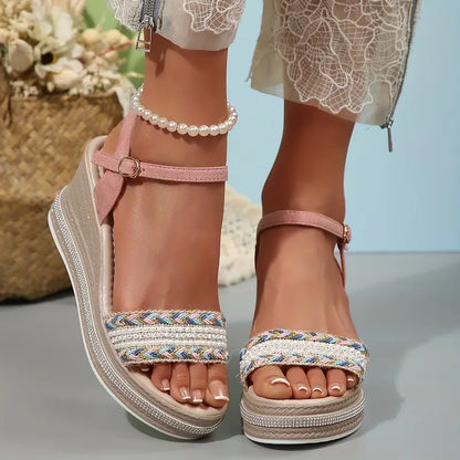 Chiarae – Boho-inspirierte Plateau-Sandalen mit Keilabsatz