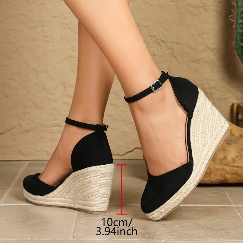 Hanalyn – Wildleder-Espadrille mit Knöchelriemen und Keilabsatz