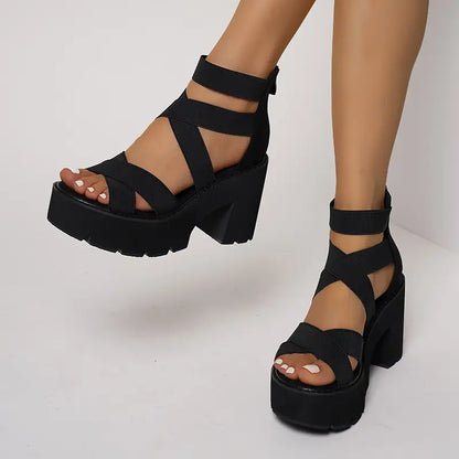 Zelmei – Schwarze Gladiator-Sandalen mit Plateausohle