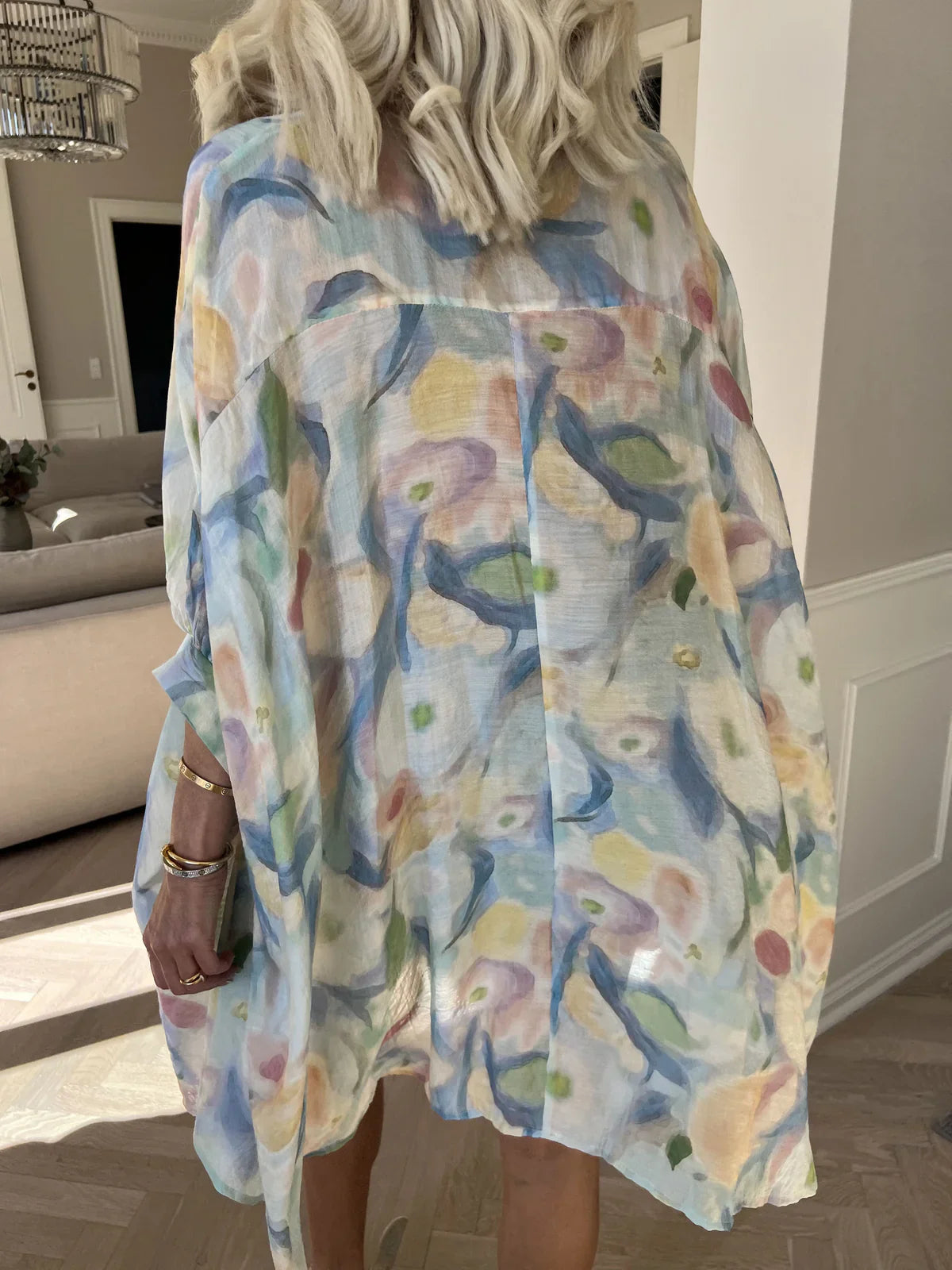 Lioraelle – Pastell-Aquarell-Oversize-Shirt