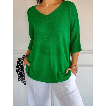 Lunessae – Elegantes, leichtes Stricktop mit V-Ausschnitt