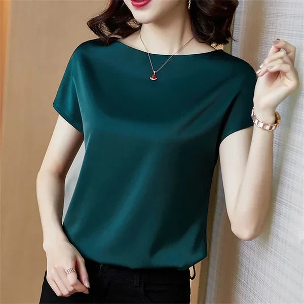 Celindra – Elegante Satinbluse mit kurzen Ärmeln