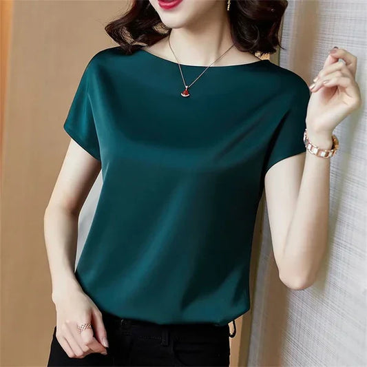 Celindra – Elegante Satinbluse mit kurzen Ärmeln