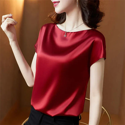 Celindra – Elegante Satinbluse mit kurzen Ärmeln