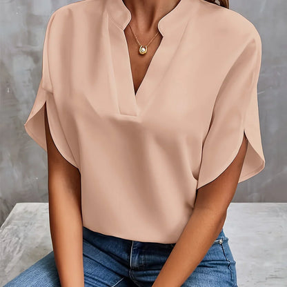 Caelira – Elegante Bluse mit Reverskragen und drapierten Ärmeln