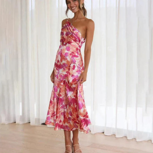 Selvita – One-Shoulder-Midikleid aus floralem Satin
