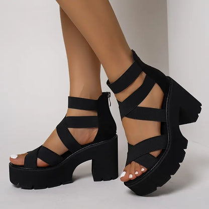 Zelmei – Schwarze Gladiator-Sandalen mit Plateausohle