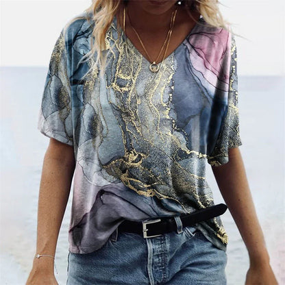 Marlisse – Stylisches T-Shirt mit abstraktem Marmor-Print und V-Ausschnitt