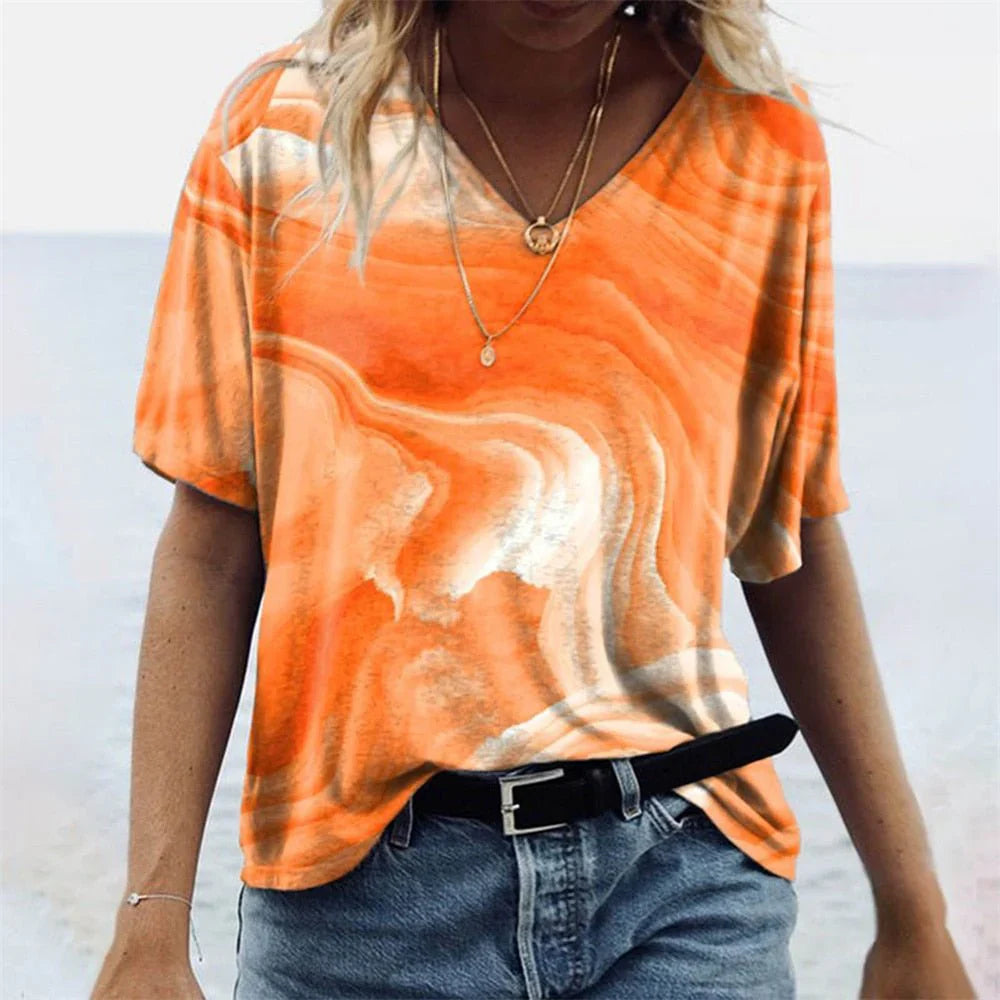Marlisse – Stylisches T-Shirt mit abstraktem Marmor-Print und V-Ausschnitt