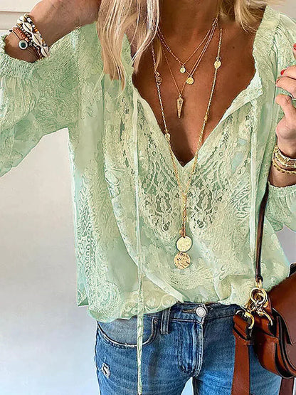 Brilaya – Boho-Spitzenbluse mit V-Ausschnitt