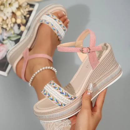 Chiarae – Boho-inspirierte Plateau-Sandalen mit Keilabsatz