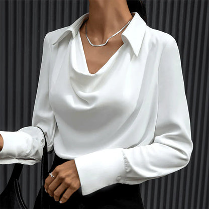 Dorianna – Elegante Satinbluse mit Wasserfallausschnitt