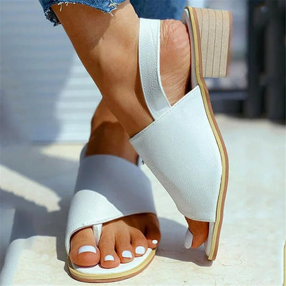 Isabelline – Minimalistische Slingback-Sandalen mit Blockabsatz